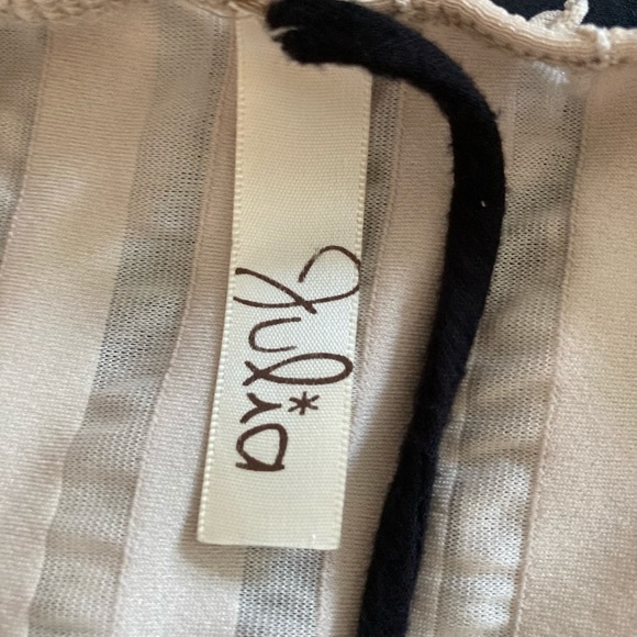 Tube top lacy frills with black bodice waist. Feminine lacy tube top - Picture 11 of 11